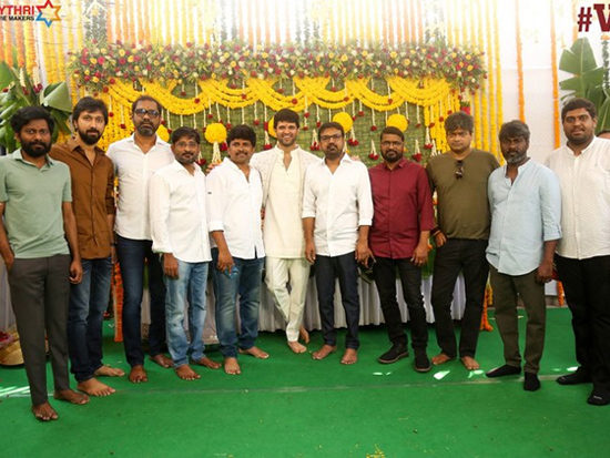 Muhurtham Photos  Vijay Deverakonda - Samantha - Shiva Nirvana - Mythri Film